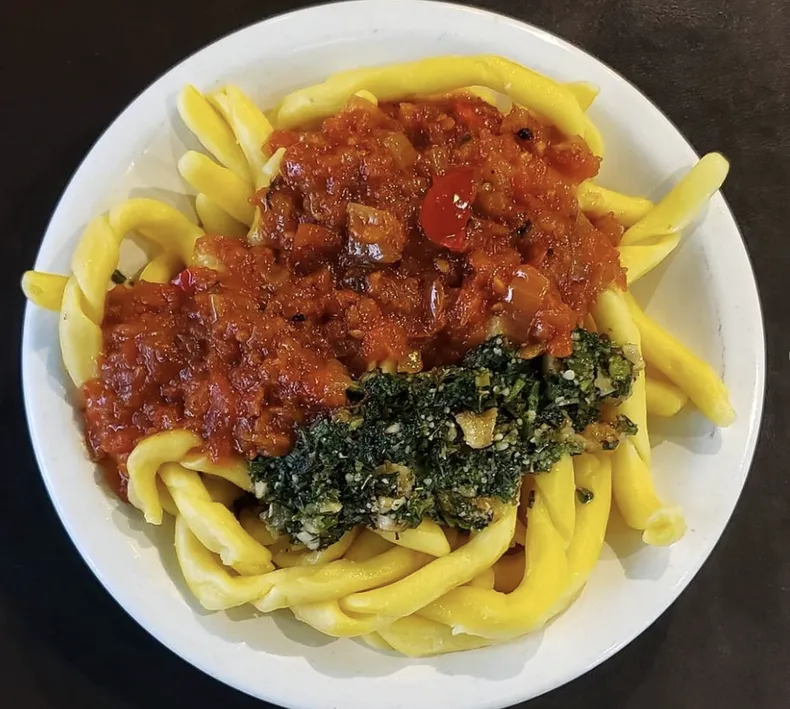 El bodegón de Buenos Aires que es bueno, bonito y barato: ofrece pizzas, milanesas y pastas