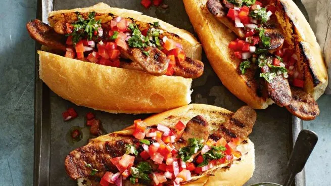 Vuelve la feria gastronómica que homenajea al choripán: cuándo y dónde se realizará