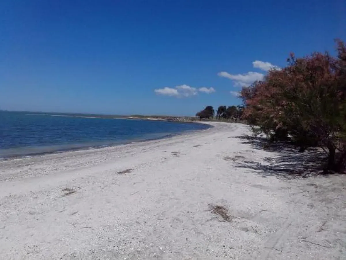 La playa de agua turquesa en Buenos Aires que enamora a todos